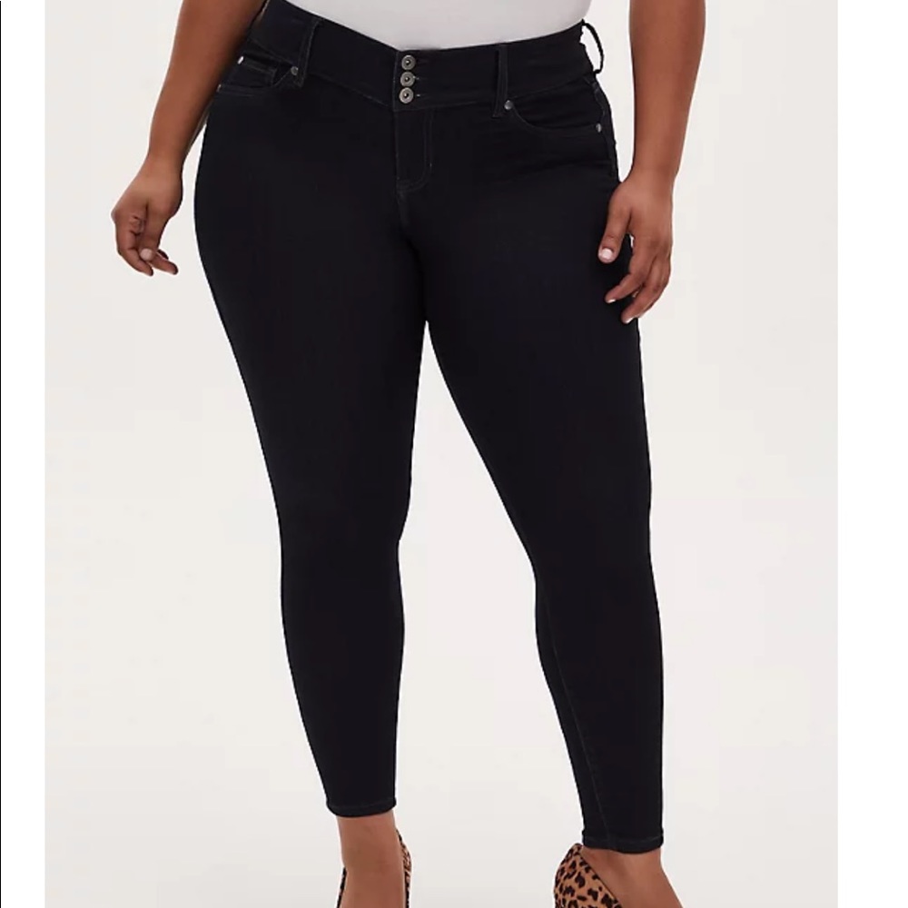 EUC Torrid Dark Wash Skinny Jeans, 16